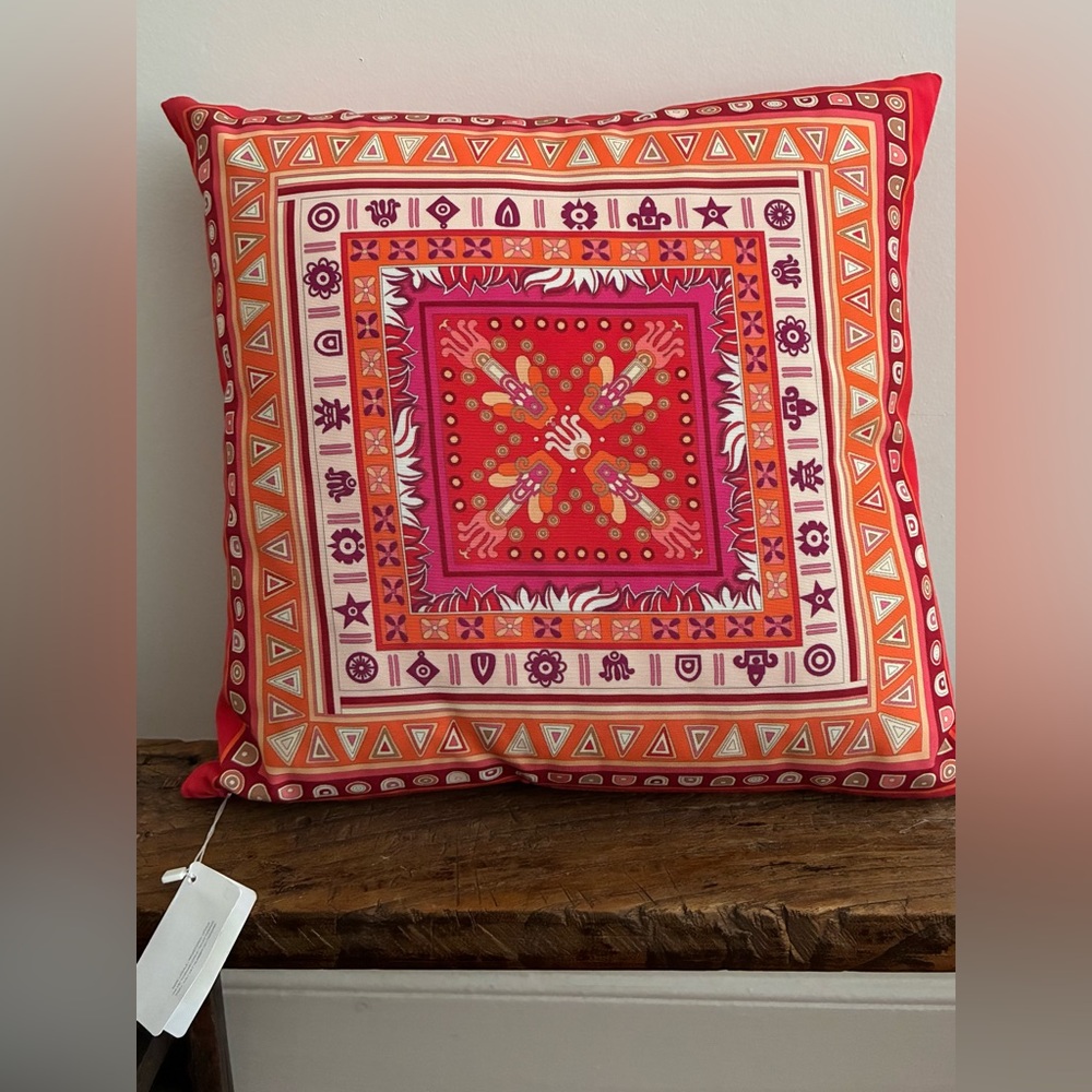 Salvatore Ferragamo Silk Decorative Pillow NWT - Picture 2 of 11